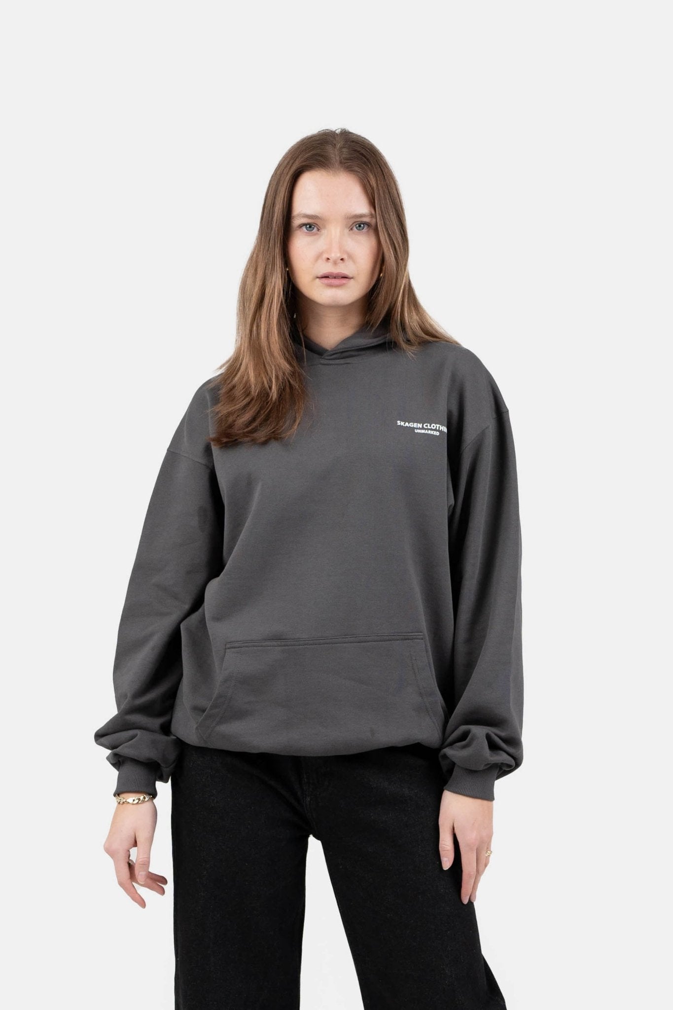 UNMARKED Hoodie Mørkegrå | Skagen-clothing.dk